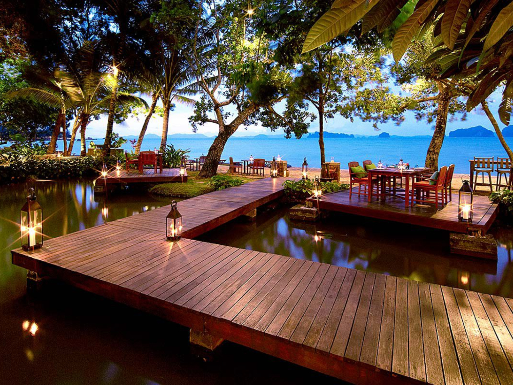 Arundina Restaurant - med en af de smukkeste udsigter over Phang Nga-bugten